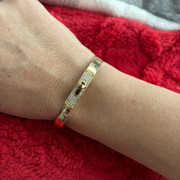 Neiman Marcus 18K Gold Plated Turn Lock Bracelet - Picture 1 of 5